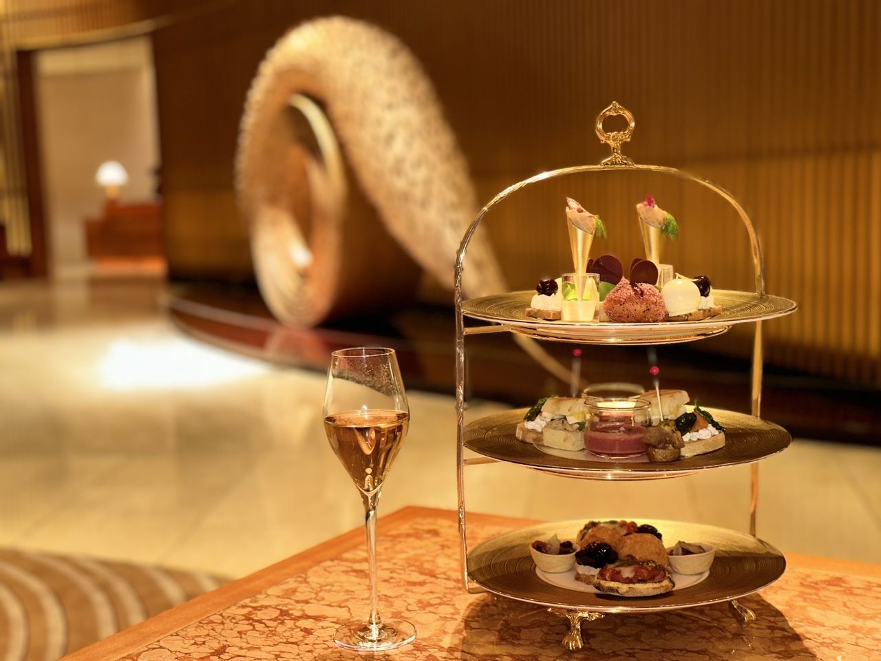 【Evening High Tea 12/26-3/13】 Bubbles & Bites with a Glass of Perrier Jouët