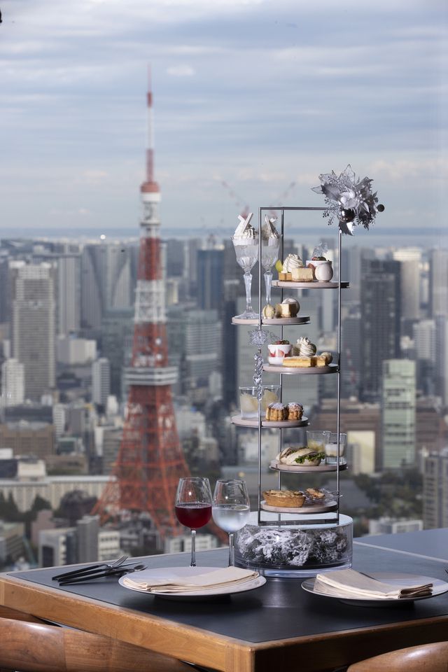 [Weekdays only discount, guaranteed window seat (including View charge)] “White Pearl” Christmas AfterMOON Tea