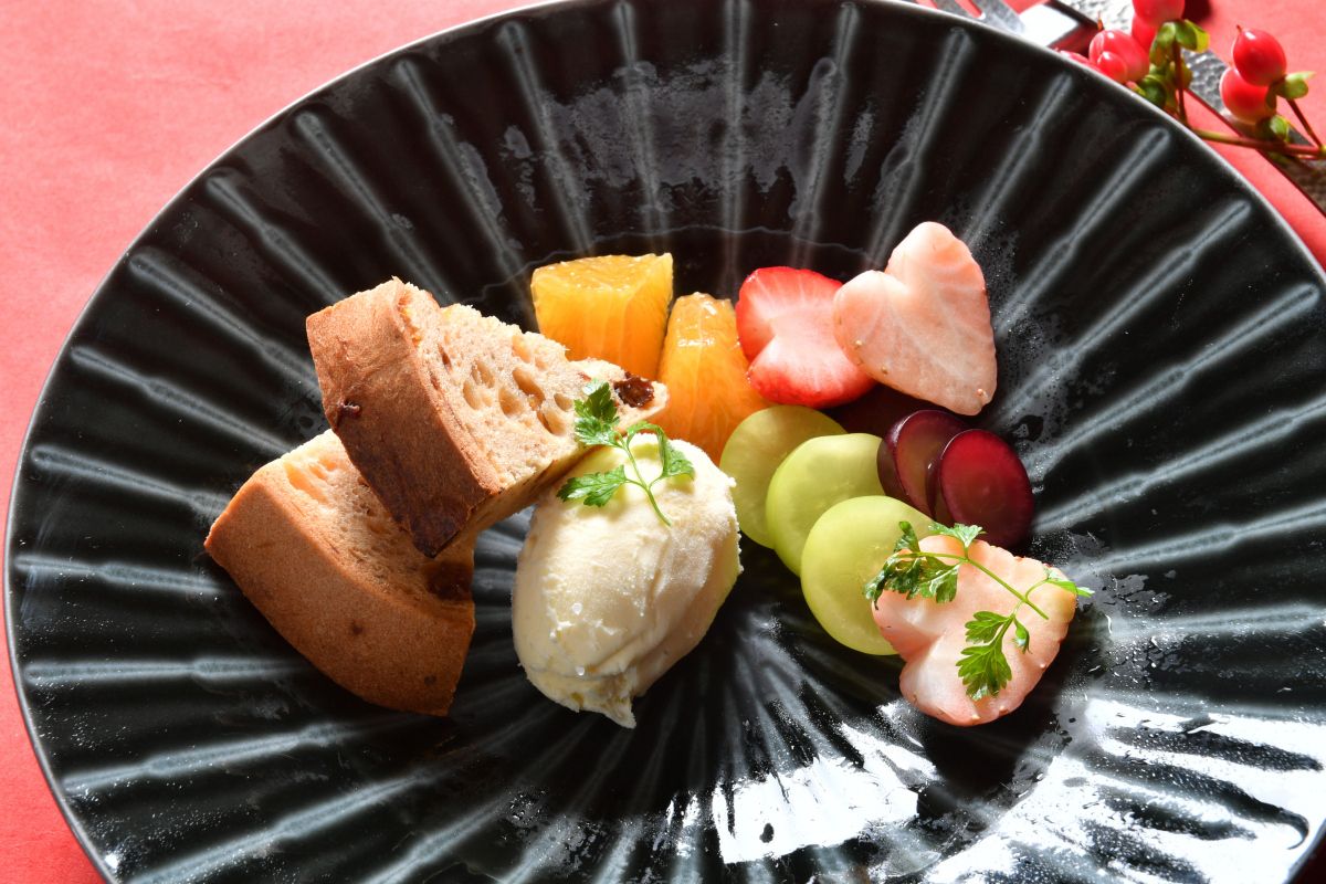 【Xmas2025】クリスマスオリジナル特別会席+スパークリングワイン付（カウンター又はダイニング）　20，21日限定　