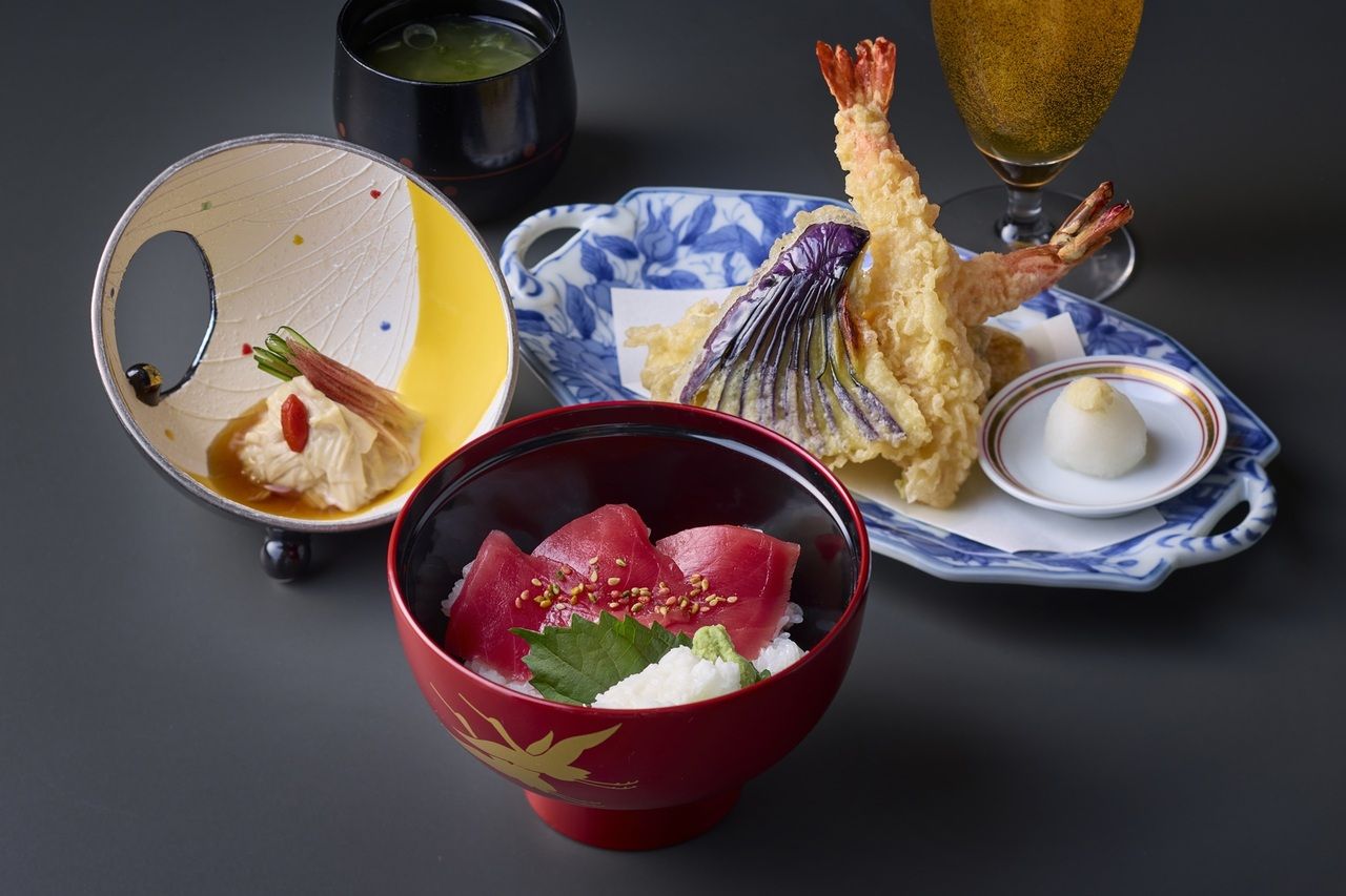 Tempura and mini bowl set with one drink