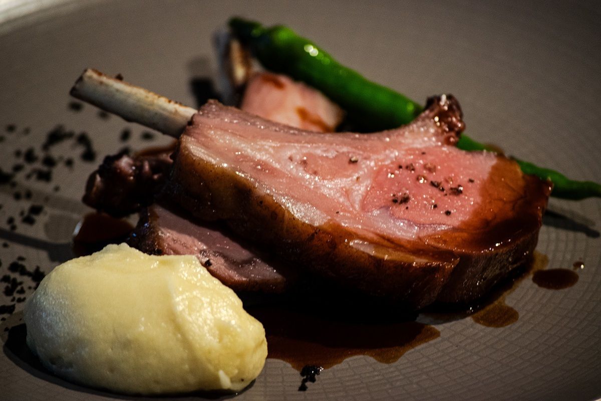 Lunch buffet with a choice of main course [February and March]