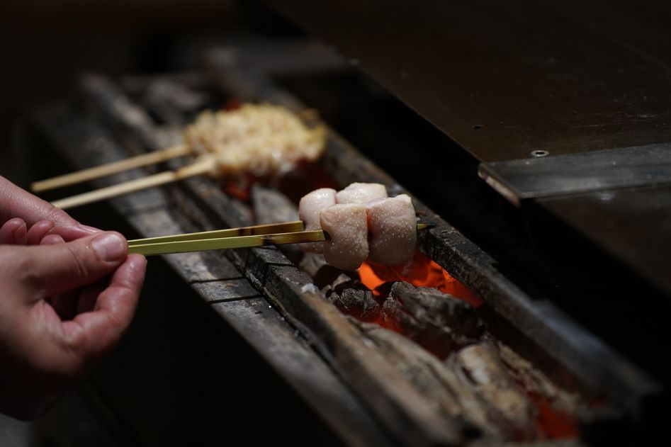 Enjoy luxurious sake and local chicken (5 dishes + 2 hours of all-you-can-drink) with the "Shiwasu Omakase Course"