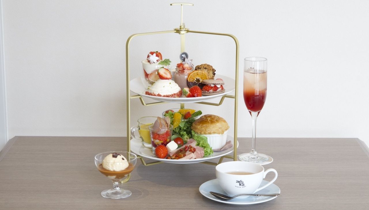 イヴェール・ロワイヤル・アフタヌーンティーセット  (土日祝 16:00〜)