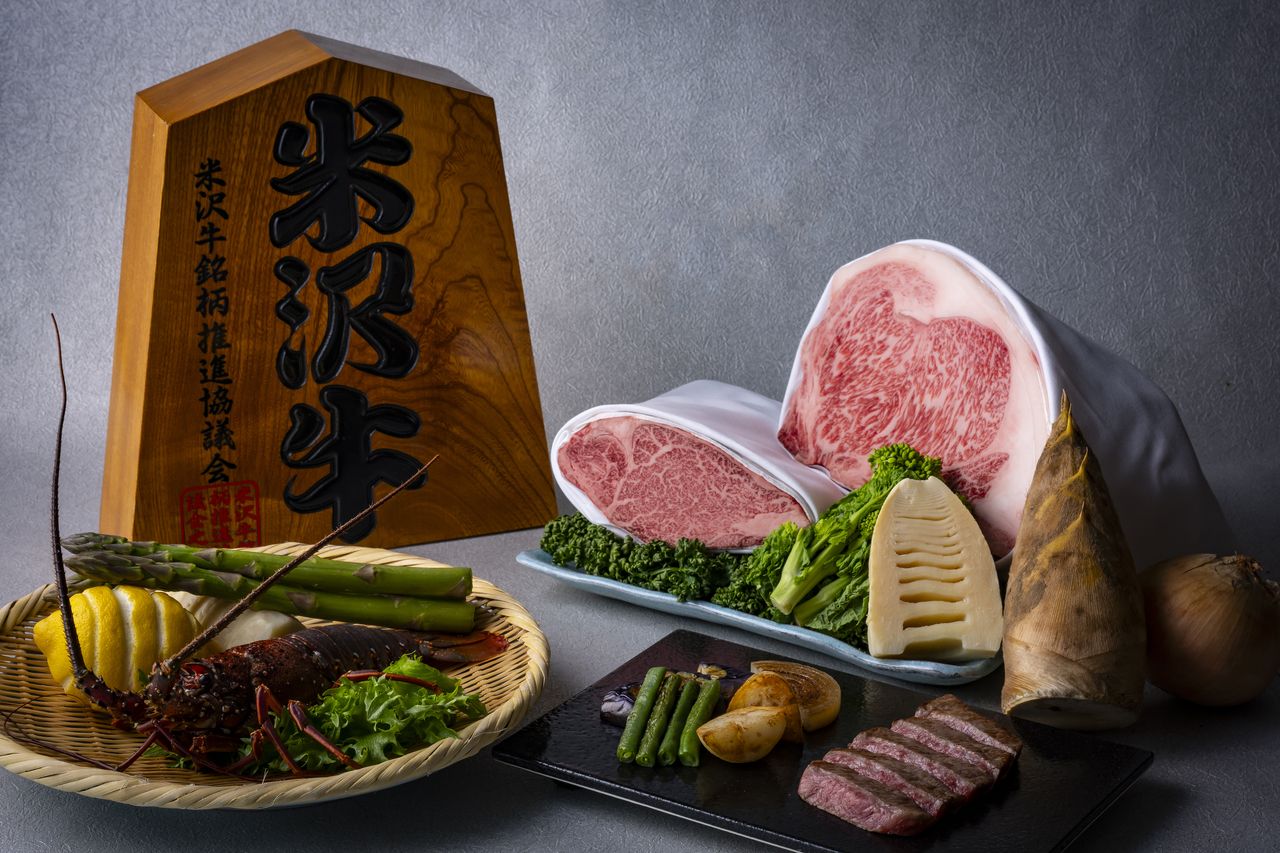 Recommended Spring Course: Live Lobster and Yonezawa Beef