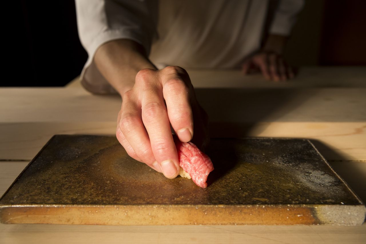 8-Piece Sushi Set: ¥5,000