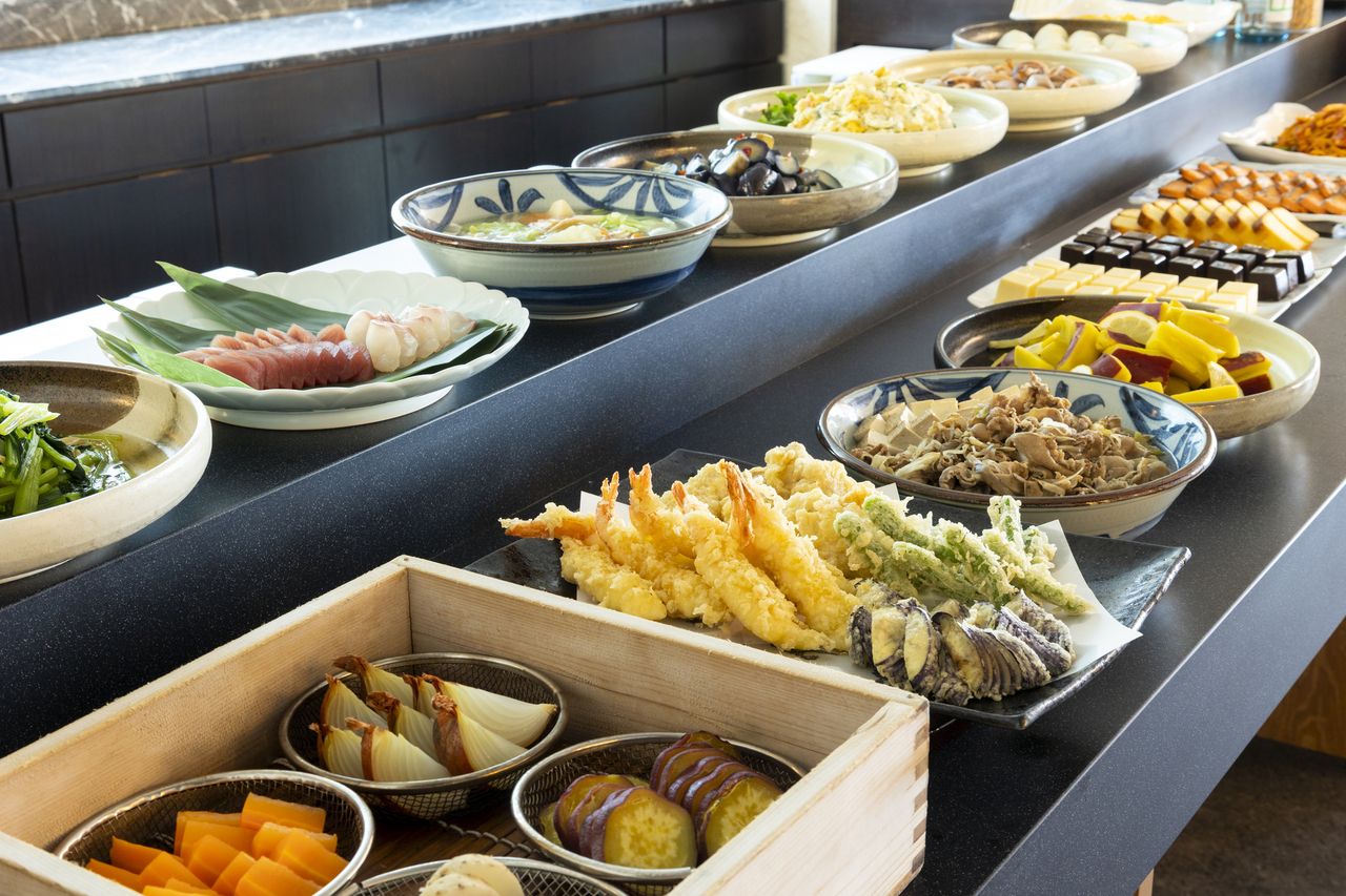 ＜Saturday and Sunday and holiday＞Holiday Lunch “Tokyo Buffet ”