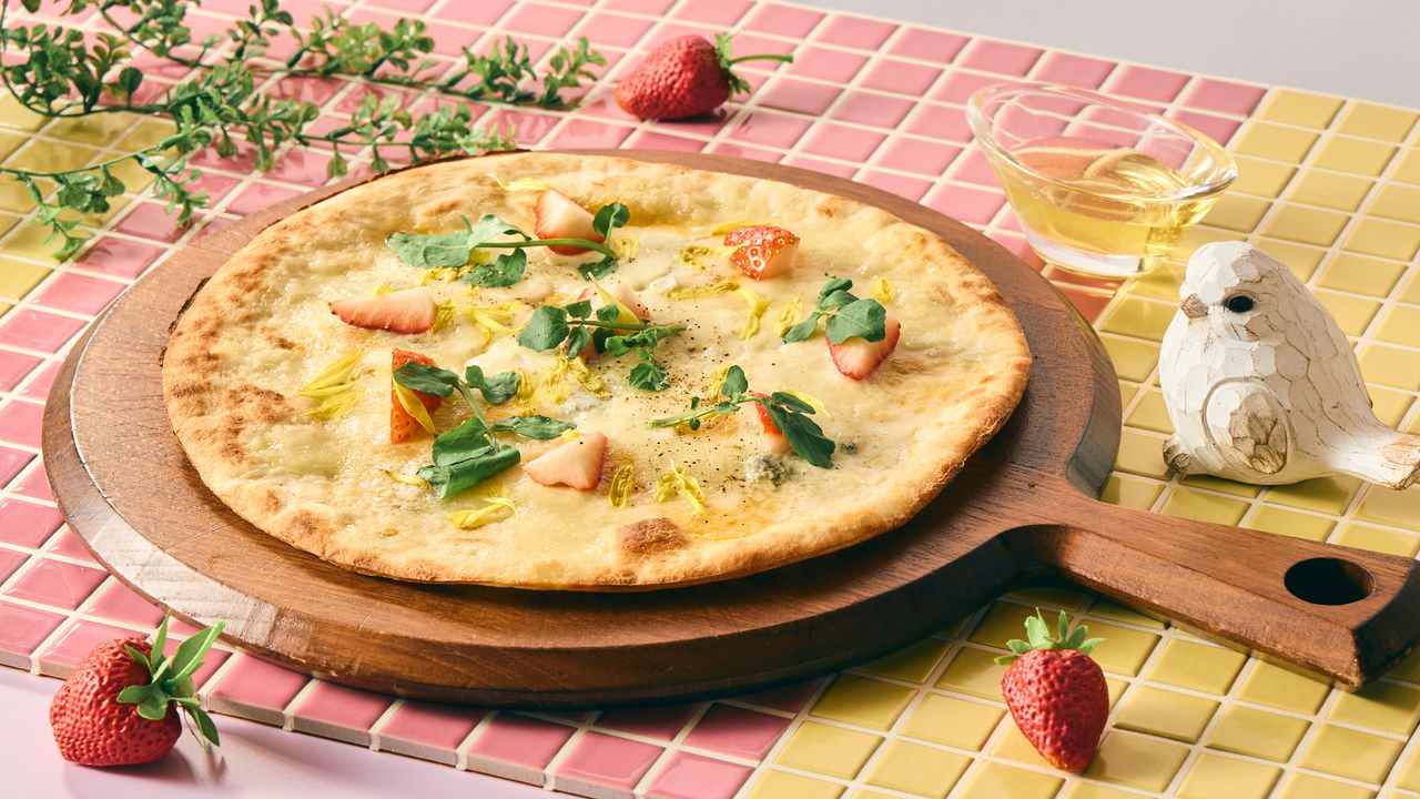 [Special Strawberry Dish] Strawberry Quattro Formaggi with Honey