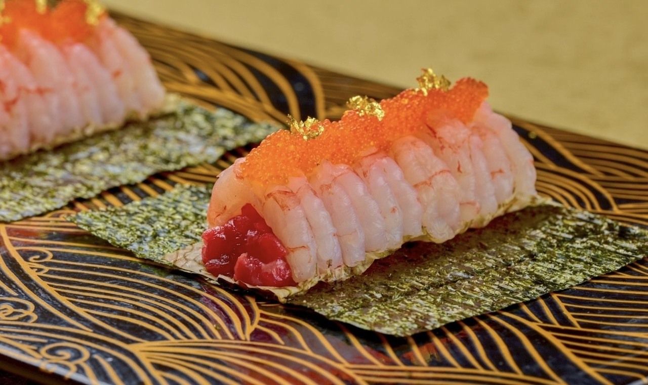 年始限定1月15日まで【甘エビのユッケドッグコース】飲み放題付き！新商品「甘エビのユッケドッグ」をご提供！更に厳選タン3種含む焼き物6種のコースをドリンク代金も込みでご提供！