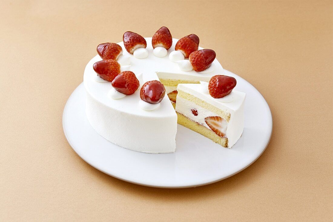 [Anniversary Course] Kobe beef tartare, Japanese black beef fillet steak with anniversary cake