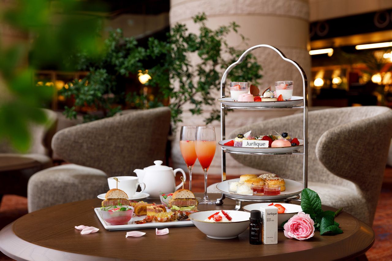 【Weekday, 10％ OFF】Grand Hyatt Fukuoka x Jurlique Afternoon Tea "Essence of Rose"｜【Limited Offer】Jurlique Gift-Included