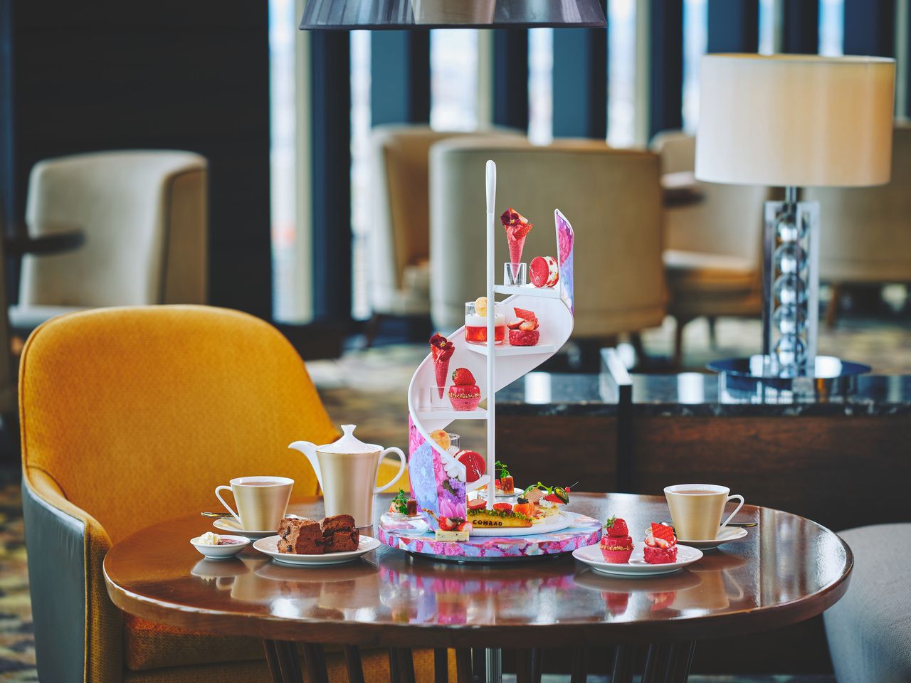 Weekdays/ WEB 11% OFF] Modern Victoria Strawberry Afternoon Tea