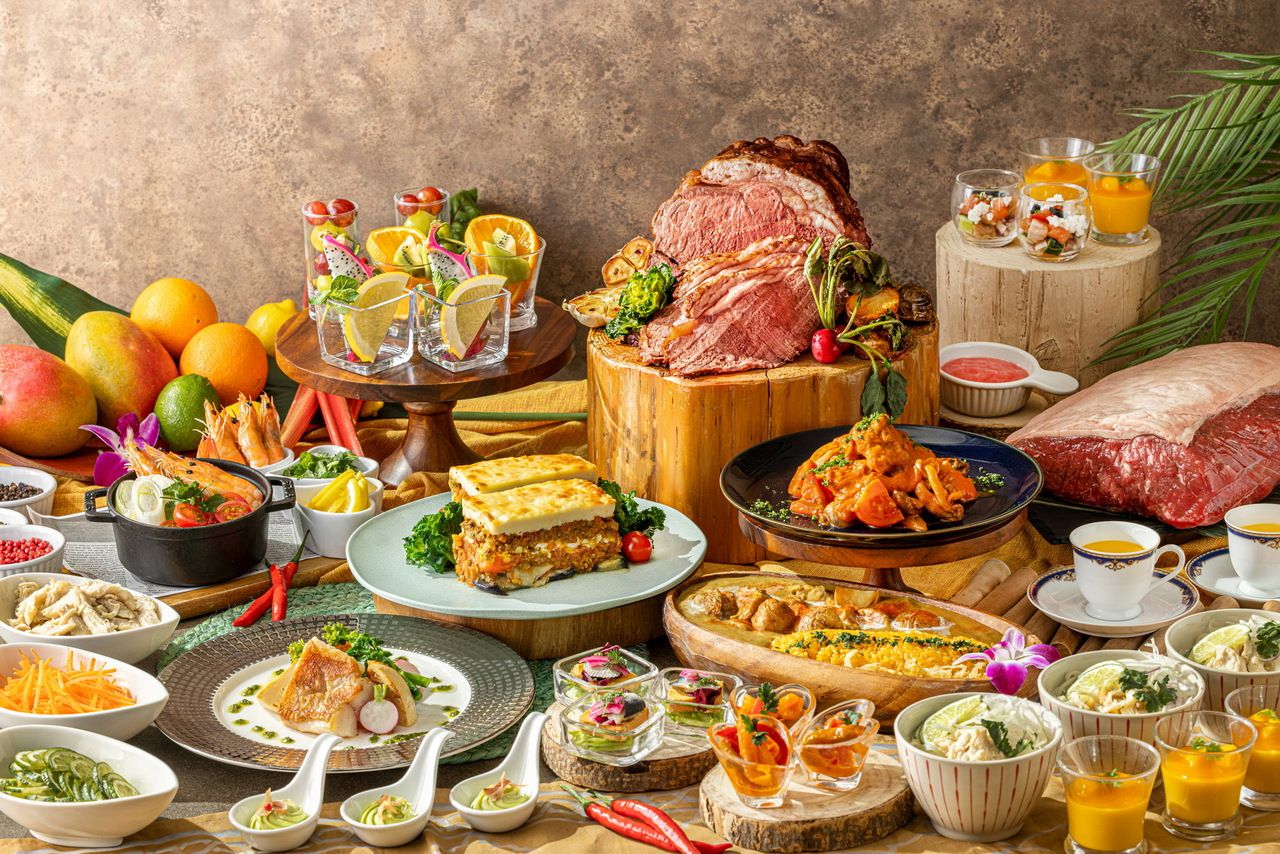 土日祝ランチ  鉄板焼きサーロインステーキ食べ放題＆初夏のオリエンタルフェア