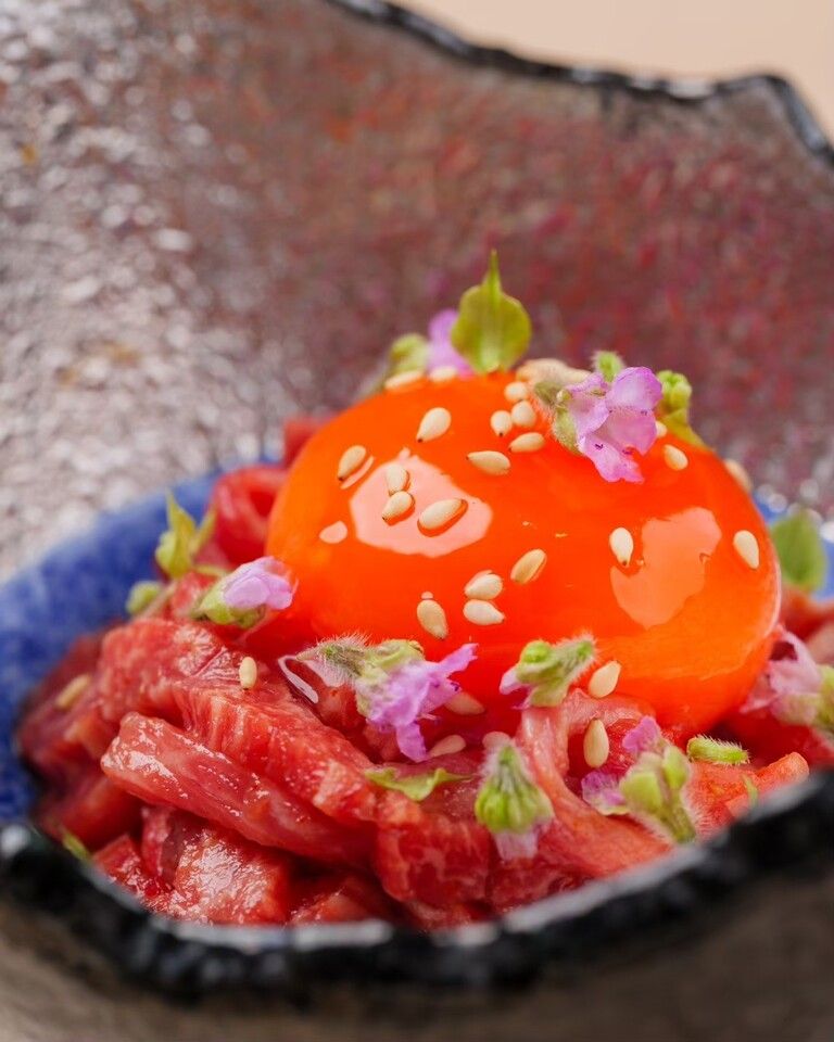 Introducing the new [Ushimitsu Sparkling Course]! Today is Meat Day! We have prepared a course that you can enjoy on such a day. Starting with Wagyu beef yukke, we have prepared 9 kinds of carefully selected yakiniku to be enjoyed with our special condiments!