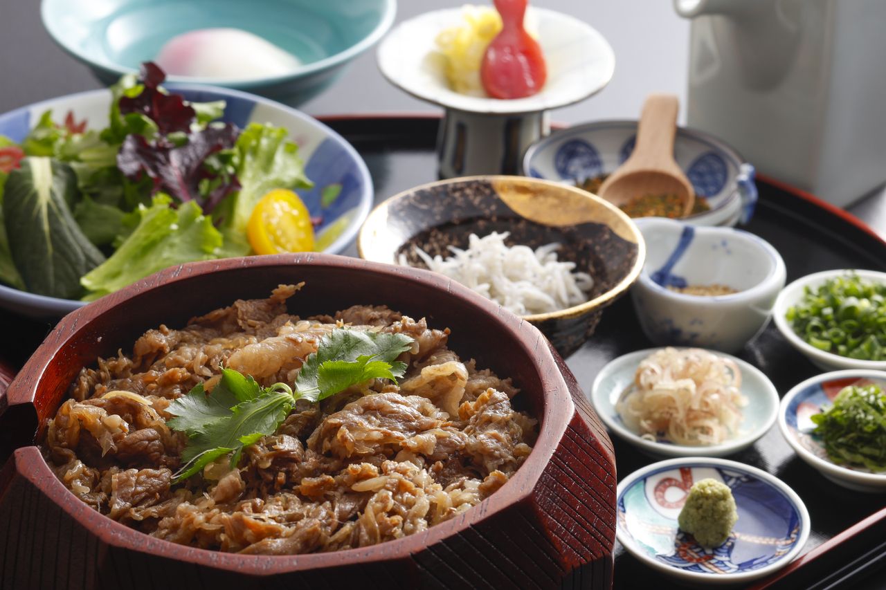 黑毛和牛拌飯晚餐