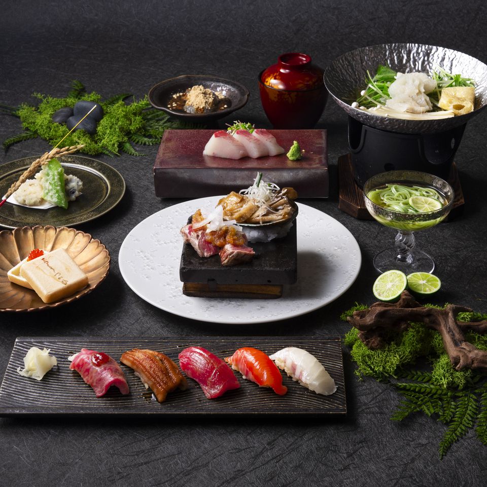 June onwards: [Enjoy seasonal ingredients with our ultimate Edomae sushi course] "Edomae sushi and abalone grilled with oyster soy sauce and butter" & "Shodoshima olive somen noodles and locally sourced vegetable tempura" 5800 yen (excluding tax)