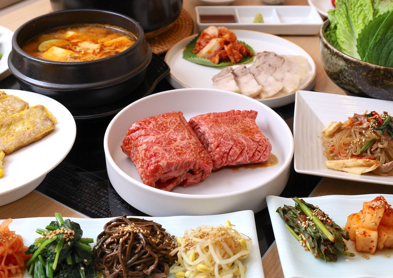 精选优质处女牛肉和韩国料理。