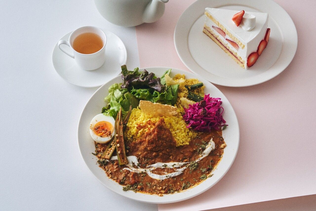 [Special Lunch with Dessert & Drink] Tomato and Dal Spice Curry, Meals Style