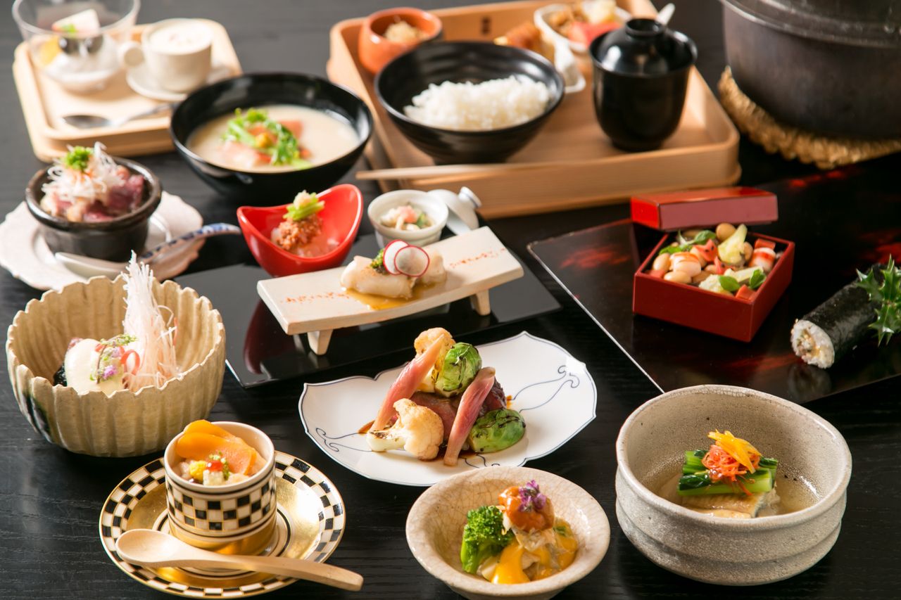 [Lunch Menu] 9 dishes + choice of one drink