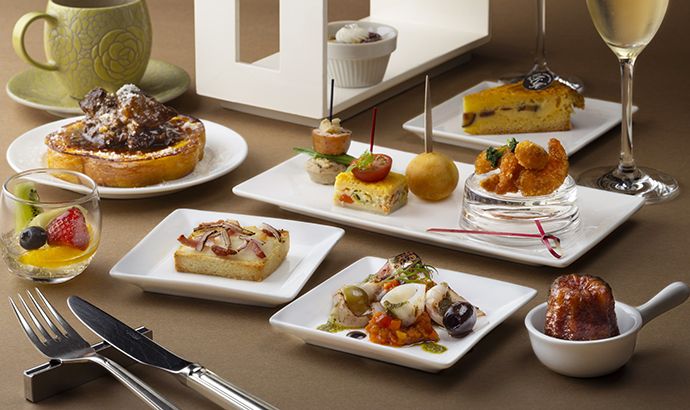  [Weekends 11:30 or 14:00, 2 sittings]Afternoon tea with free-flowing champagne.