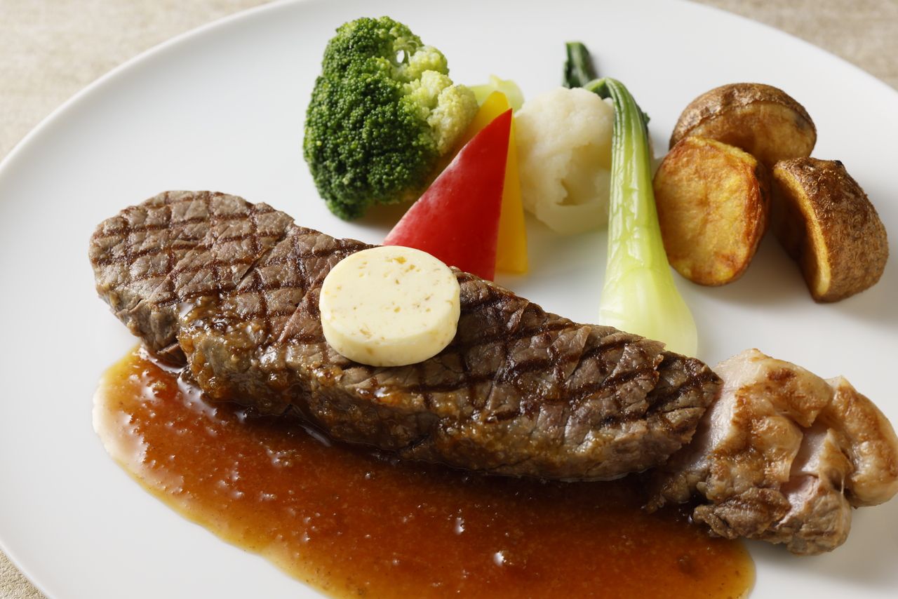 Japanese Beef Steak Set (lunch) [Web exclusive: Includes one complimentary drink for toasting]