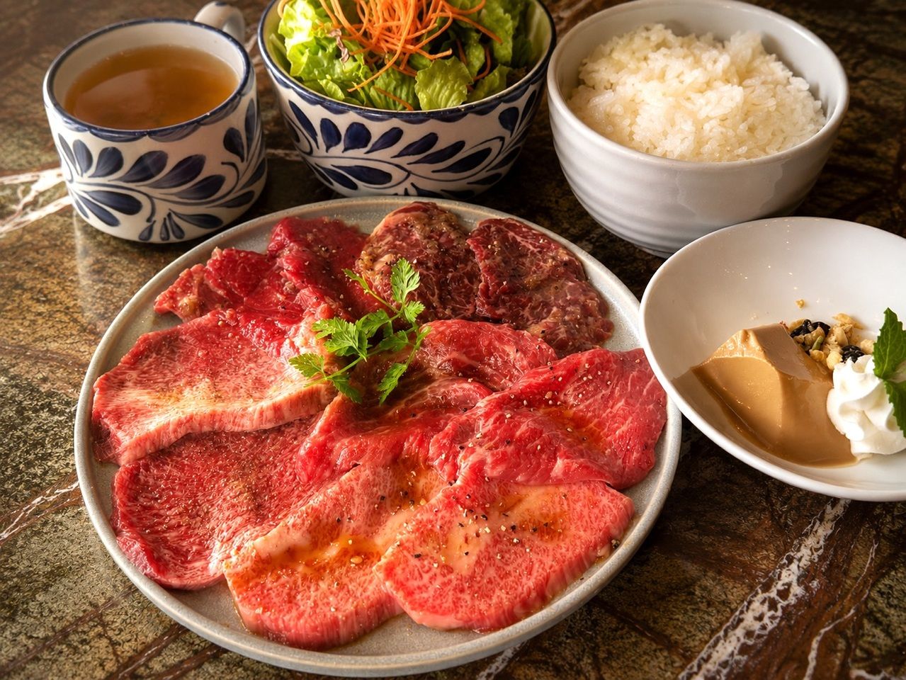 [Winner of Tabelog HOT Restaurants 2026] [Special lunch commemorating two consecutive years of winning] Features KINTAN’s signature 30-day aged INTAN, carefully selected A5-grade Kuroge Washu loin, Kuroge Washu short rib, salted hara-mi, and more—total meat volume exceeds 200g.