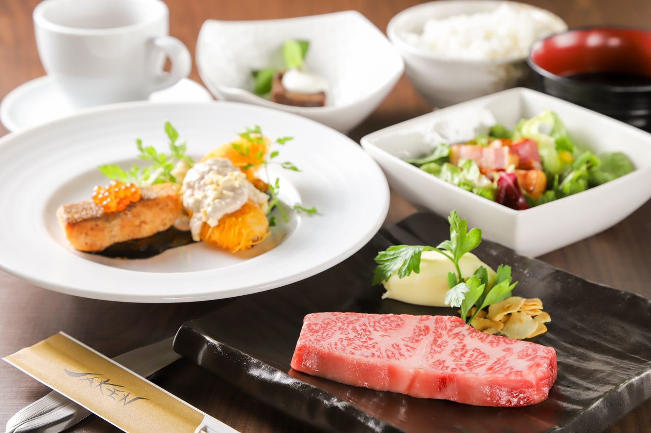 HALAL-CERTIFIED A5 JAPANESE BLACK WAGYU RUMP STEAK COURSE