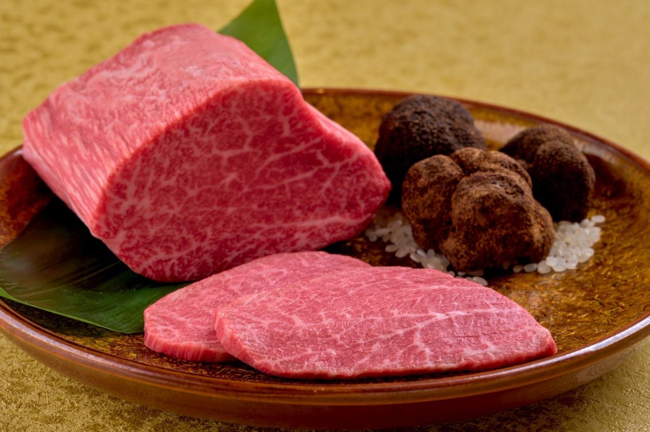 The new [VIP Course] is a comprehensive course featuring “Wagyu Uni Yukke Dog”, “Brioche Cutlet Sandwich with Select Tenderloin – Homemade Sauce”, and “Hitsumabushi with Select Beef Tongue and Unagi”.