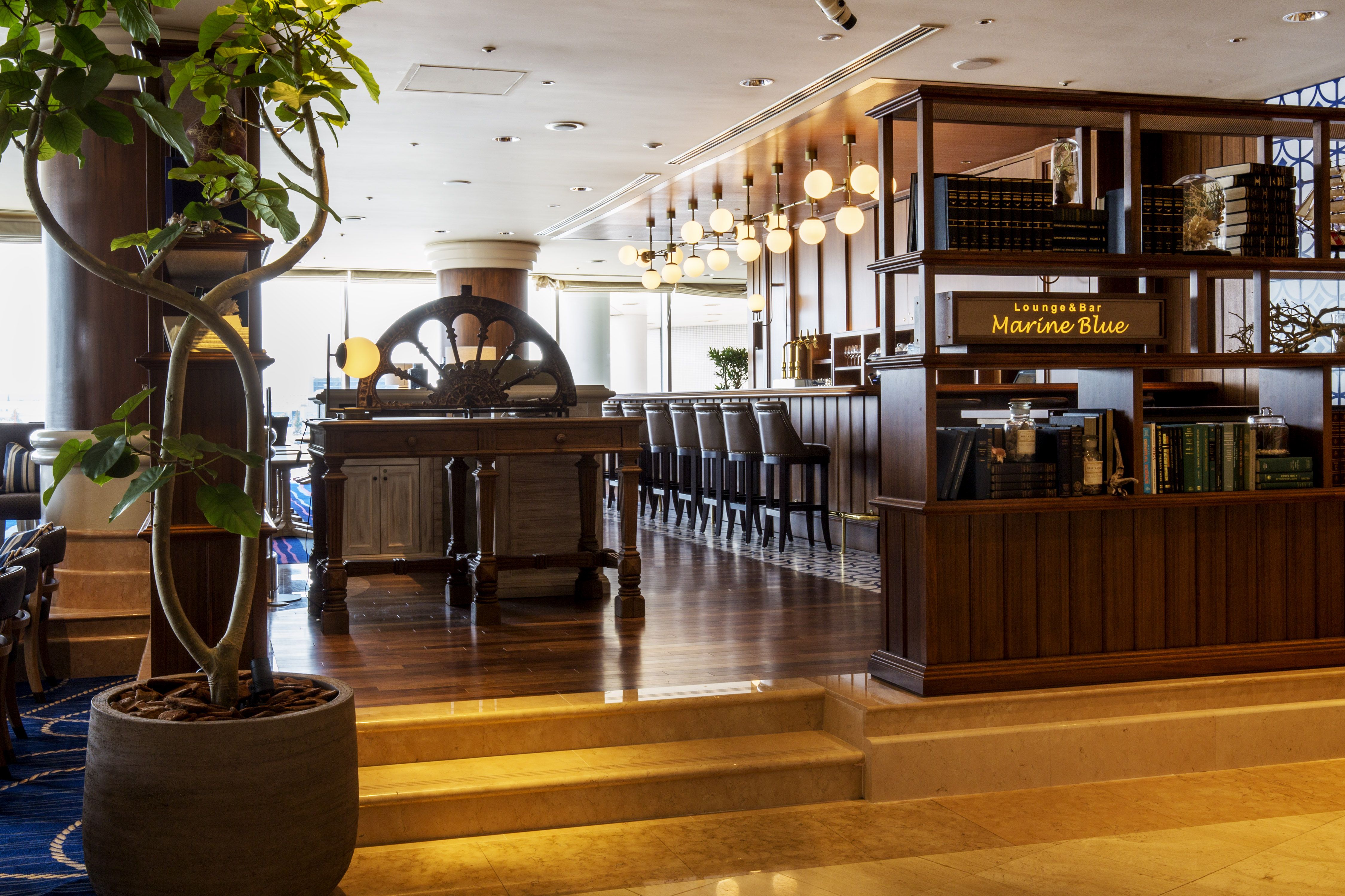 Lounge & Bar Marine Blue