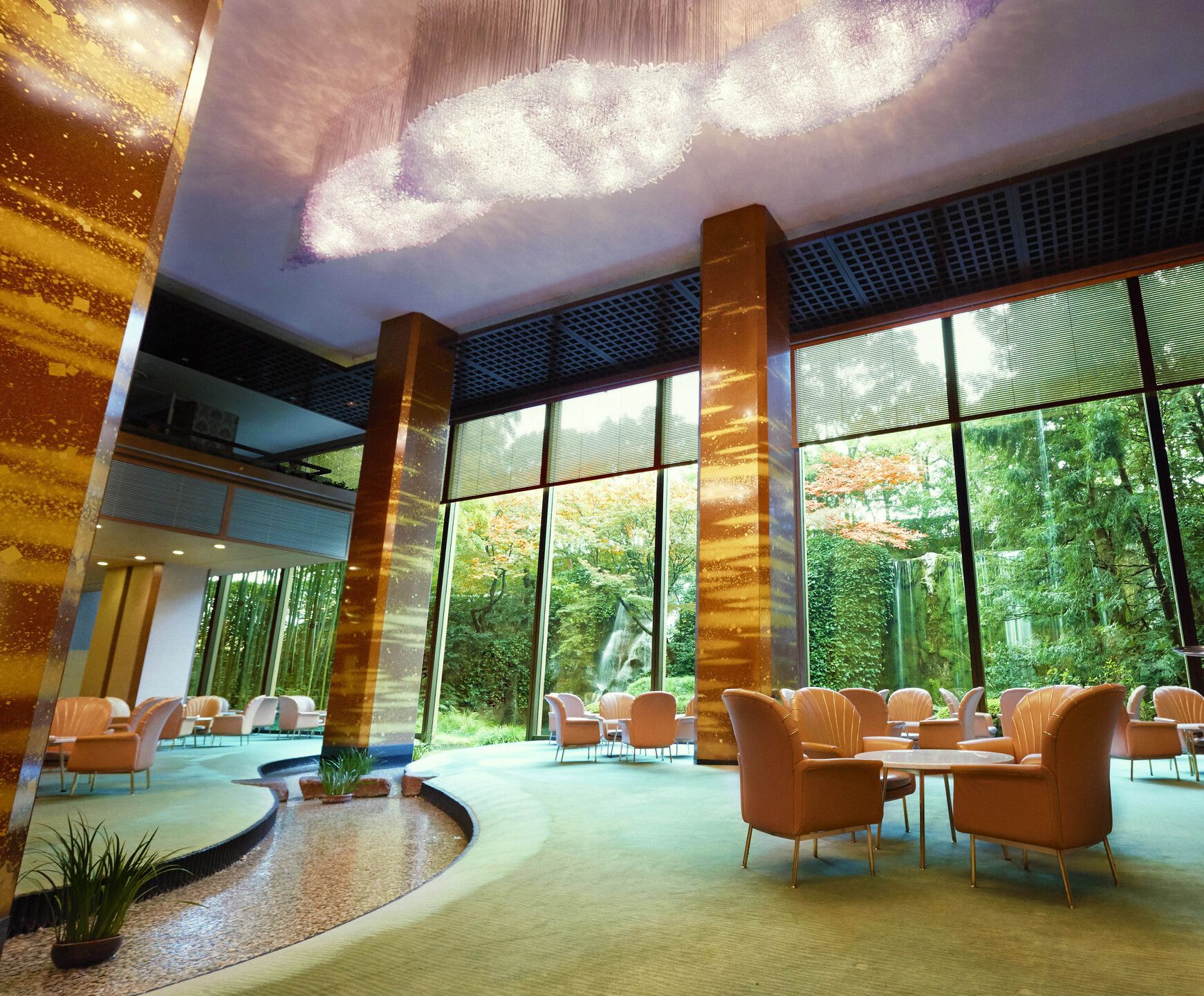 Main Lounge / RIHGA Royal Hotel Osaka
