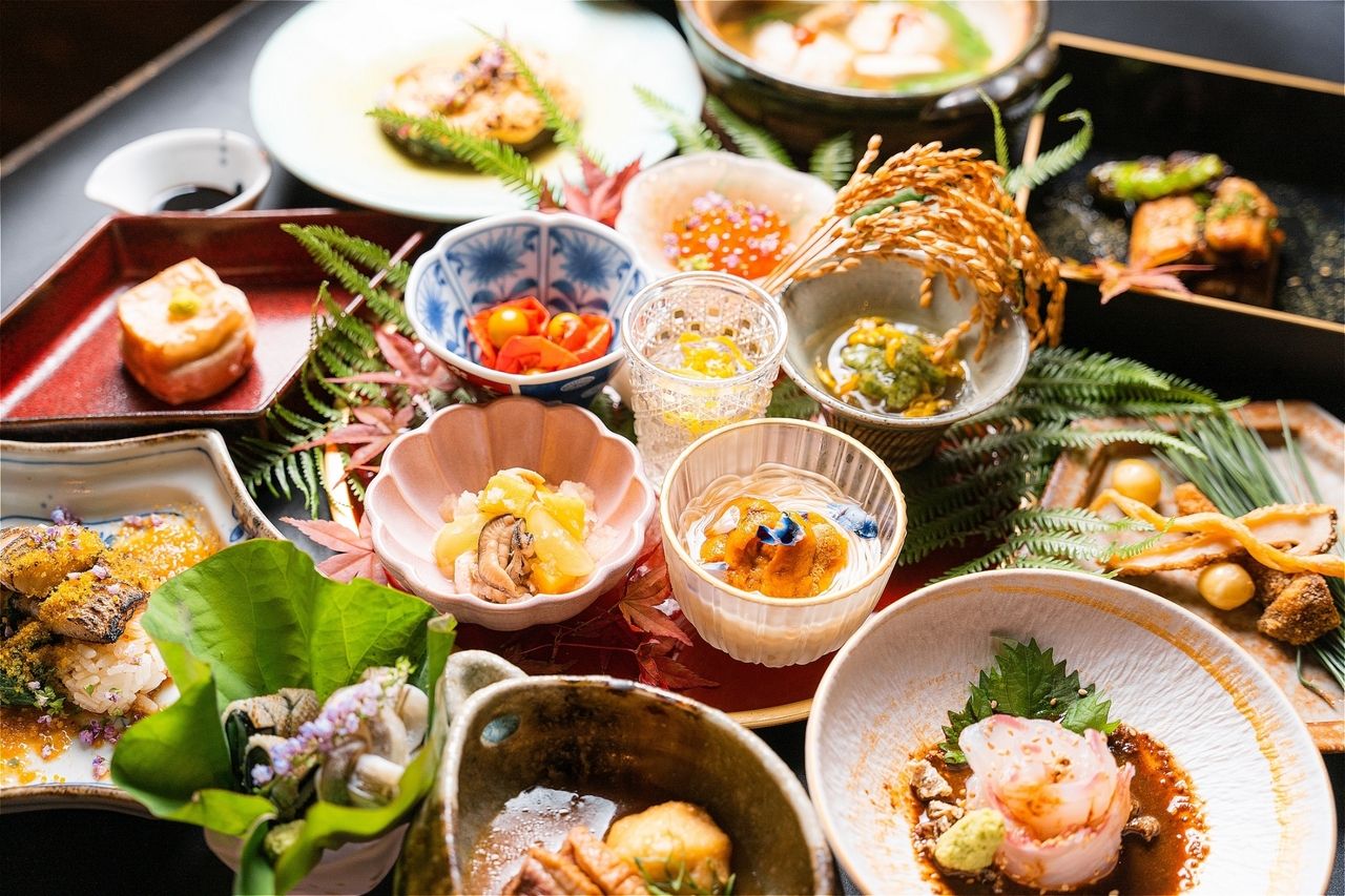 5月16日スタート　　～7月15日まで【歓送迎会　初夏の味覚コース】初夏の味覚と名物鮮魚のガリ大葉巻き,カラスミ蕎麦含む全8品《2.5h飲み放題付き》