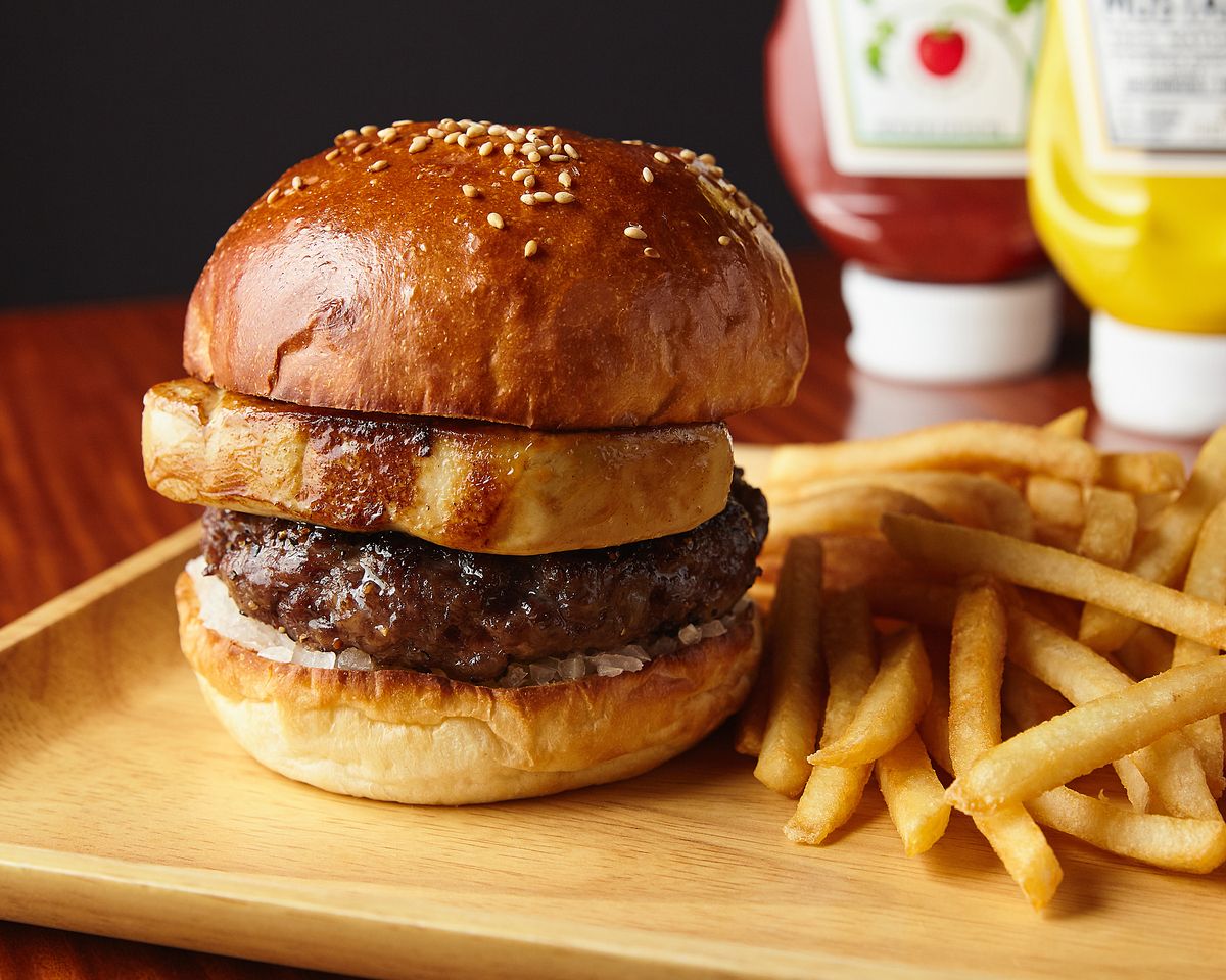 [Luxury] 100% Kuroge Wagyu Foie Gras Burger