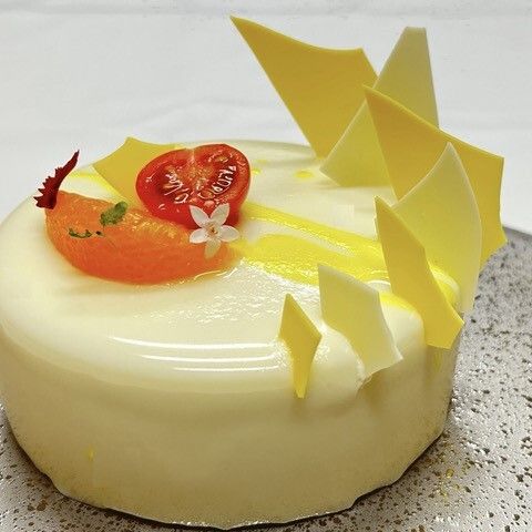 【テイクアウト】苺とトマト ヨーグルトとホワイトチョコレートのムースケーキ　