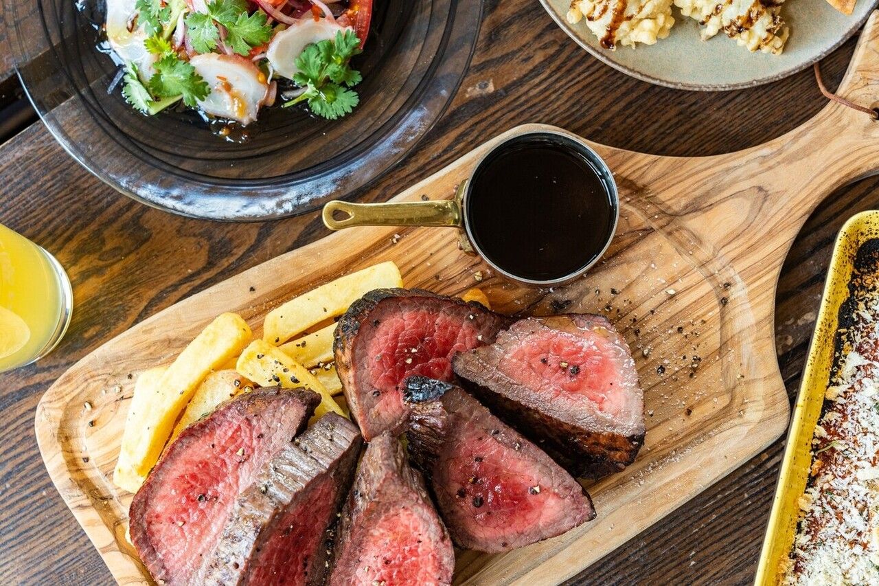 【2025忘年会！2時間飲み放題付き】佐賀県産 黒毛和牛のグリルがメイン　ベルギークラフトビール含む樽生2種やスパークリングも選べる満足プラン