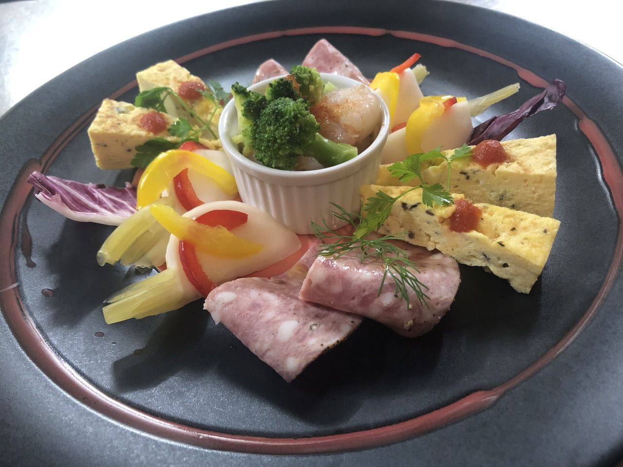 色々たのしめてボリュームも満点【厳選鶏コース】前菜もパスタもメインも全7皿＋プレミアム飲み放題2h 6000円