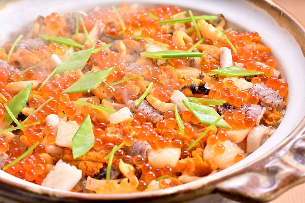 将会席的“お食事”更改为海鲜土锅炊饭