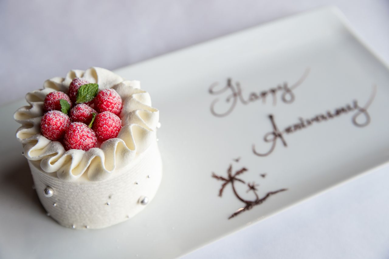 【Anniversay&Birthday Cake】(12cm/5~7名様用/￥4,000込別）