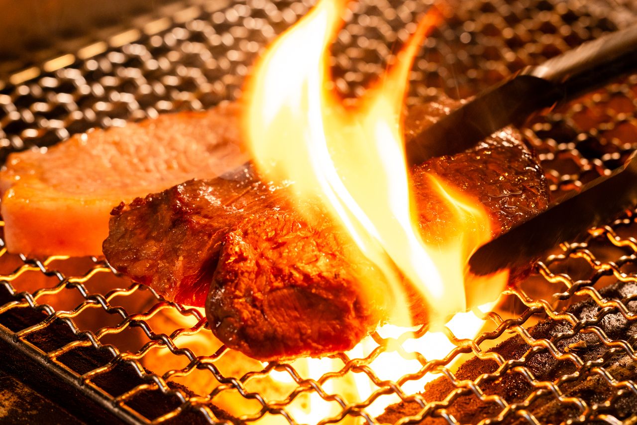 [7-dish 11,000 yen meat-filled course]