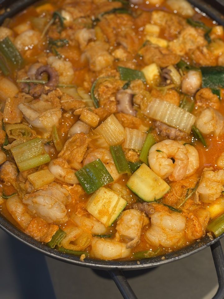 【飲み放題付き】韓国釜山海鮮鍋ナッコプセコース5,700円