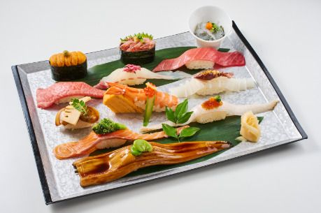 ◆Seasonal Chef's Omakase Nigiri (4,180 yen including tax)