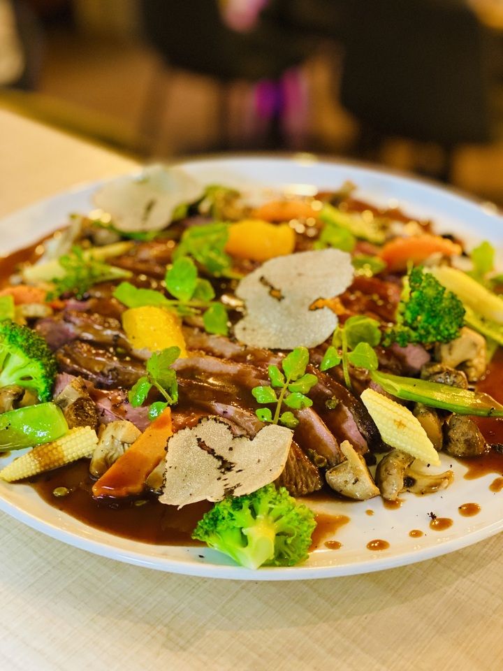 夜のお肉料理が味わえるランチコース