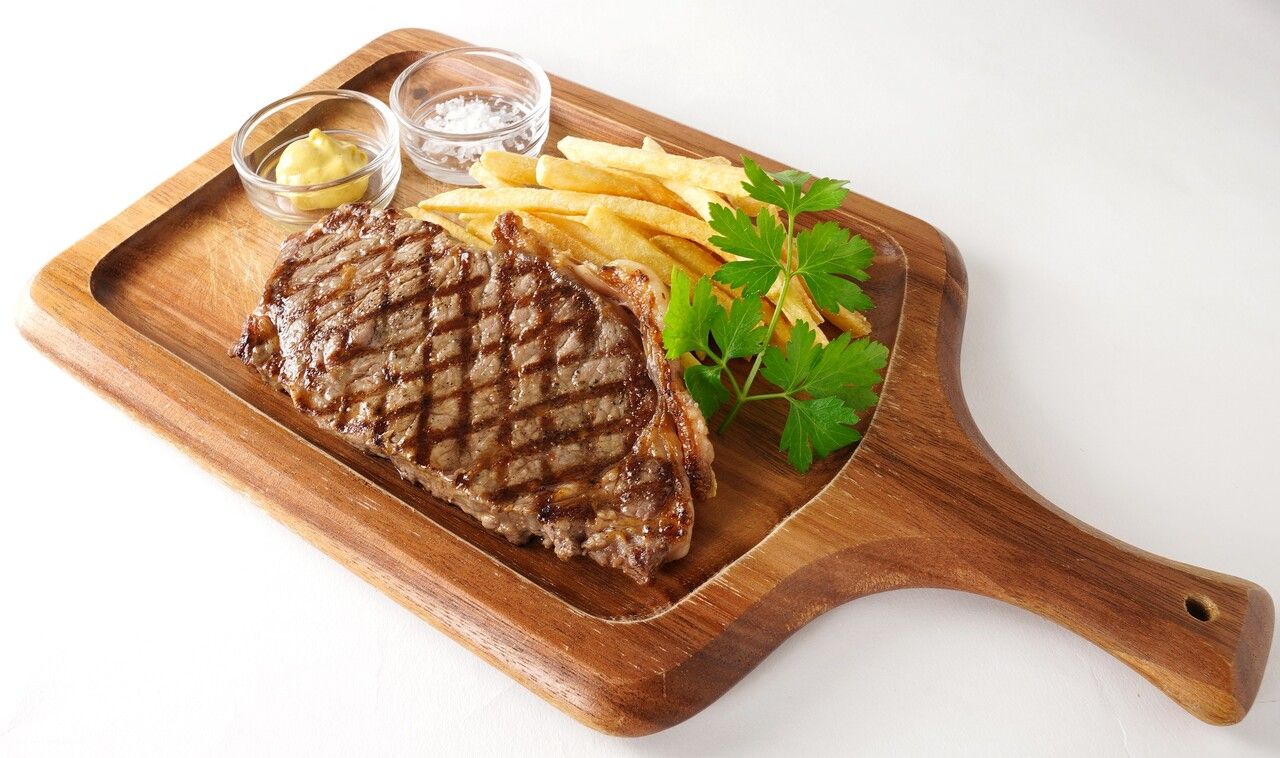 [Juego de almuerzo Stake] 4 artículos que incluyen ensalada, solomillo de res y postre