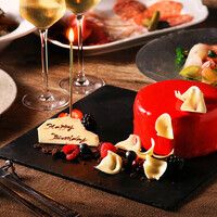 [Dinner/with sparkling wine toast] Celebrate anniversaries and special occasions with a gorgeous mirror cake with the "Anniversary Course"