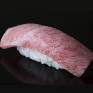 [A partire dalle 12:00] Pranzo Omakase ( Nigiri 14 pezzi )