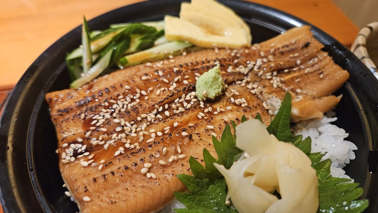 Simmered conger eel rice bowl