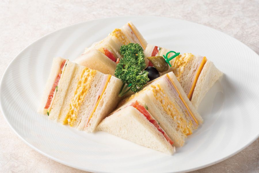 9月から【平日限定 サラダ・スープ付 ランチセット】ハーモニー特製 ミックスサンドイッチ