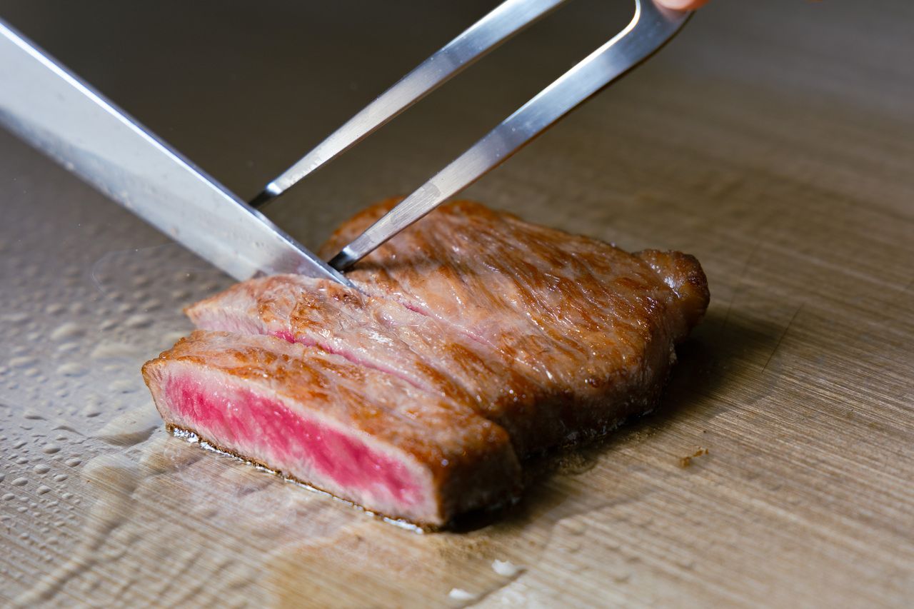 神戸ビーフの鉄板焼きランチ【心】 こころ　サラダ・スープ・部位を選べる神戸ビーフの鉄板焼き・デザート　など6品