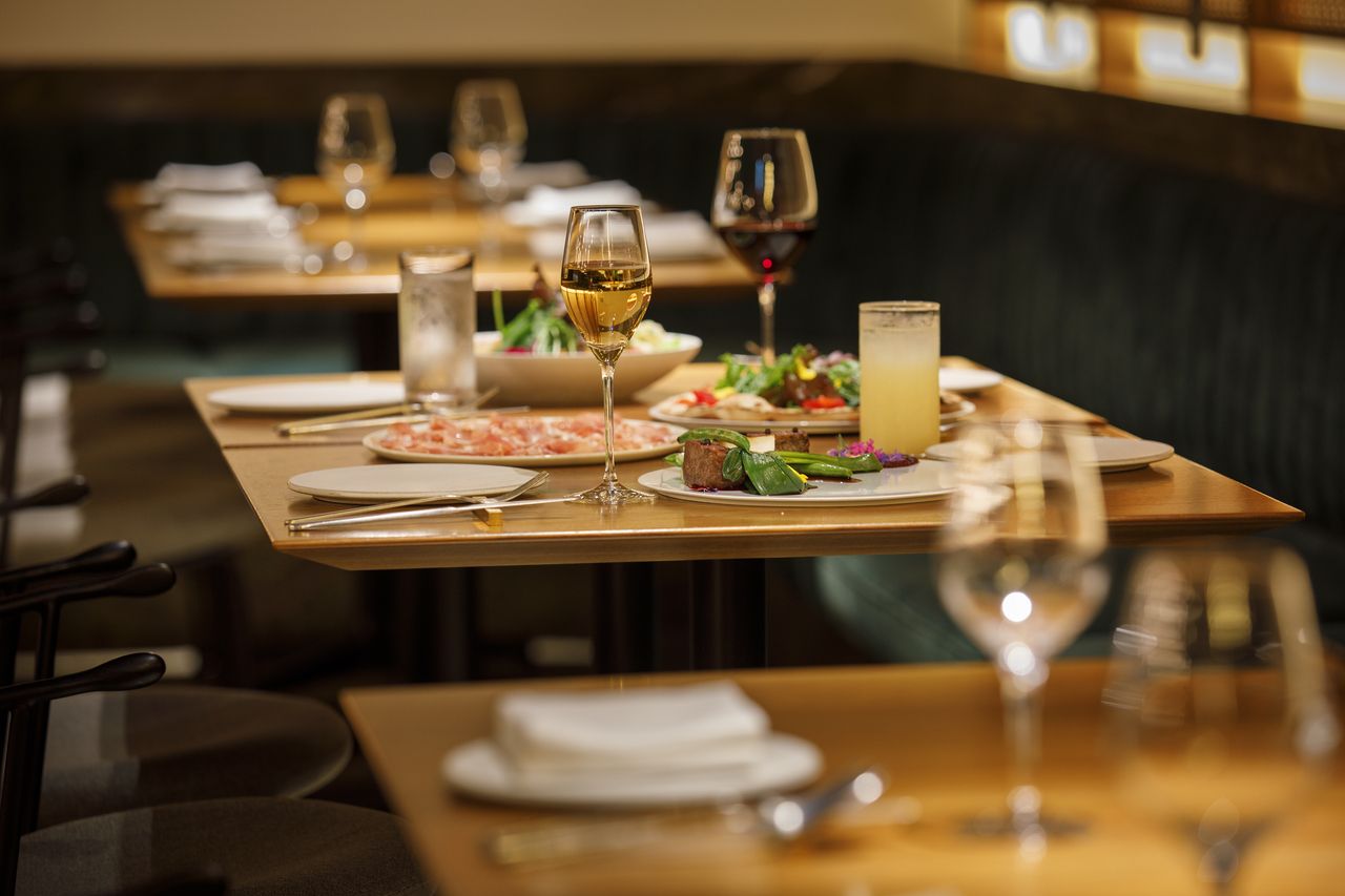 【ERUTAN BUFFET】ビュッフェ＋選べるメイン＋1ドリンク