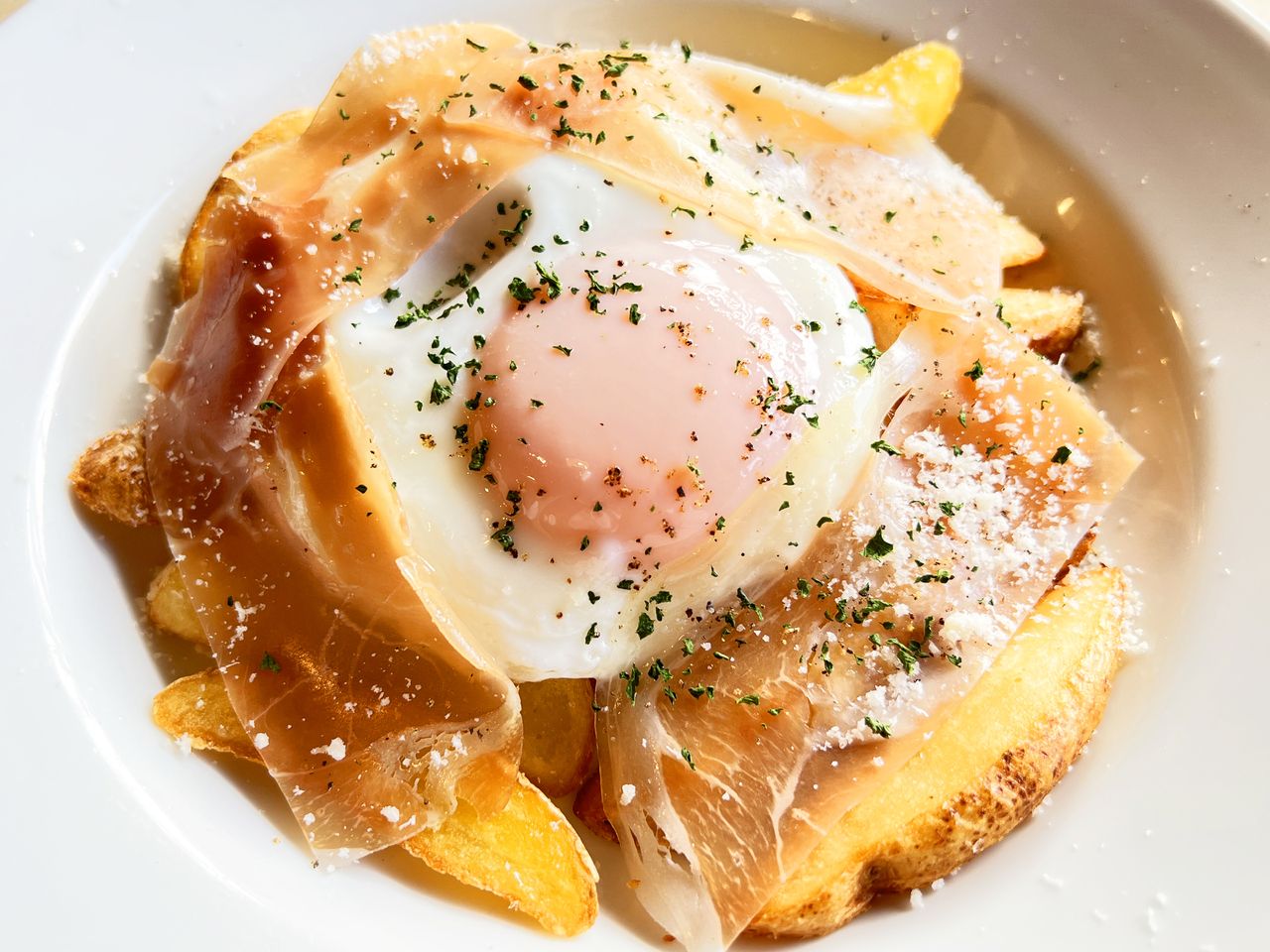 【リーズナブルコース・イタリアーナ※10月〜12月】4名様〜約40種以上の豊富なドリンクメニューが魅力！飲み放題2時間付！ピッツァ、パスタ、メイン料理含むシェアで愉しむ全7品