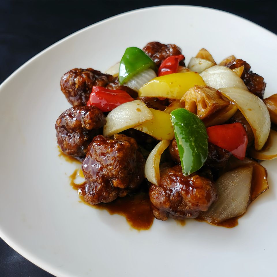 【忘年会・新年会】職場の忘新年会に最適！最大100名様◎2H飲み放題+黒酢酢豚など全8品/税込7,000円