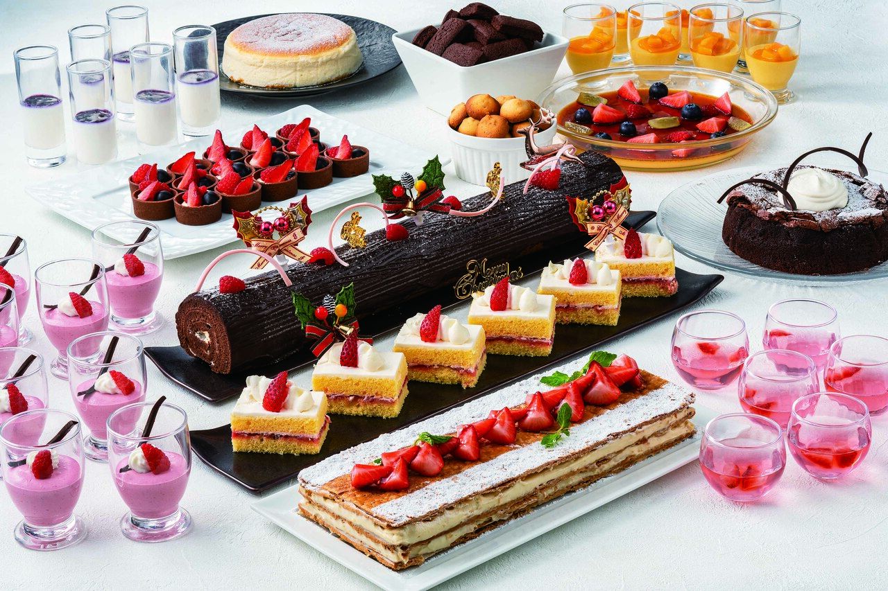 【期間限定！クリスマスフェア11:30～/時間制限なし】ホテル最上階でパティシエ特製 クリスマススイーツを